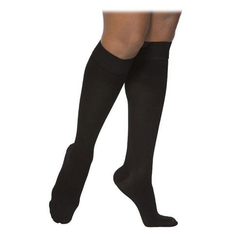 Sigvaris Dynaven 972 Women's Access Closed Toe Knee Highs - 20-30 mmHg